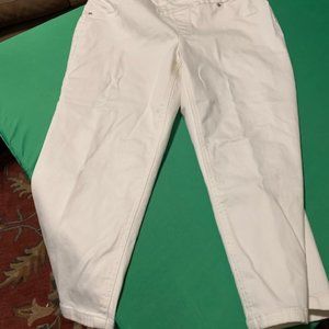 White Chico's Soft Jegging Capri 2 (New)